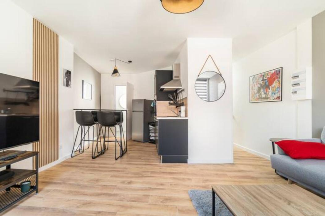 Apartamento Voyage En Duplex En Hyper Centre Valenciennes Exterior foto